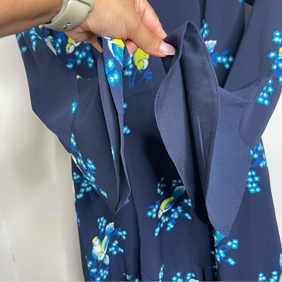 Draper James Blue Magnolia Mockingbird Bell Sleeve
Ruffle A-Line Dress Size 4 - Picture 8 of 16